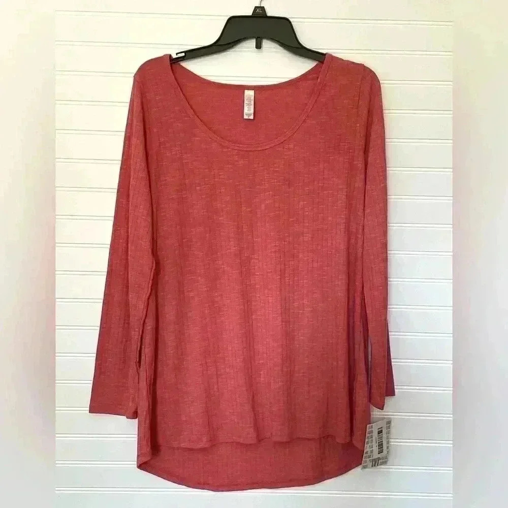 LuLaRoe NWT Lynnae Womens Long Sleeve Lynnae Shirt Size Medium pink Casual Top